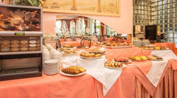 Hotel Pineta Белларія-Іджеа-Марина Екстер'єр фото