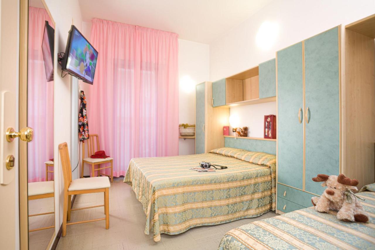 Hotel Pineta Белларія-Іджеа-Марина Екстер'єр фото