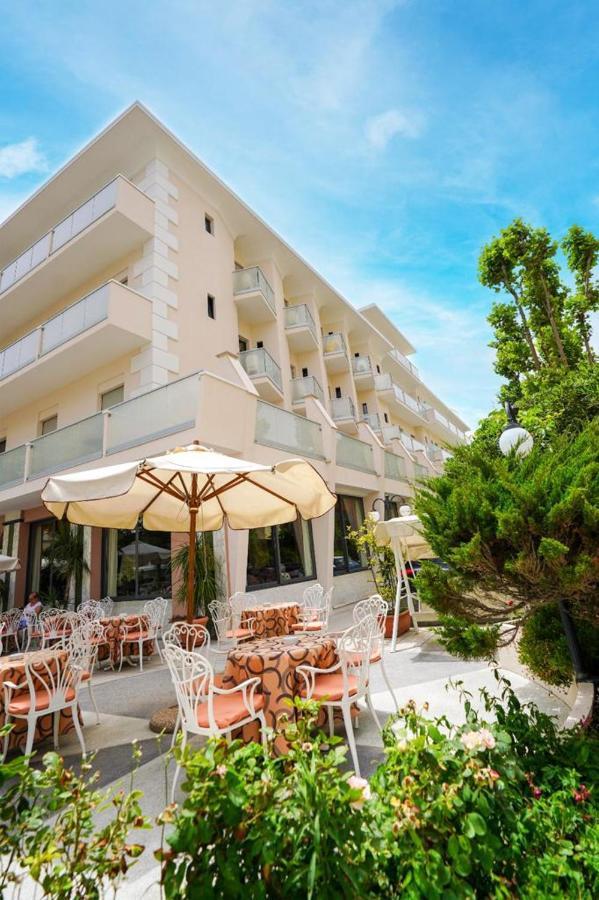 Hotel Pineta Белларія-Іджеа-Марина Екстер'єр фото