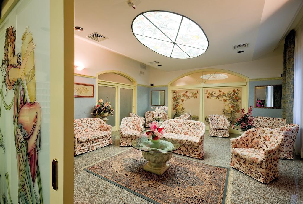 Hotel Pineta Белларія-Іджеа-Марина Екстер'єр фото