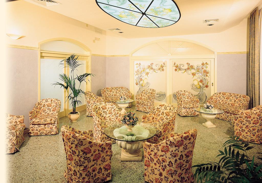 Hotel Pineta Белларія-Іджеа-Марина Номер фото