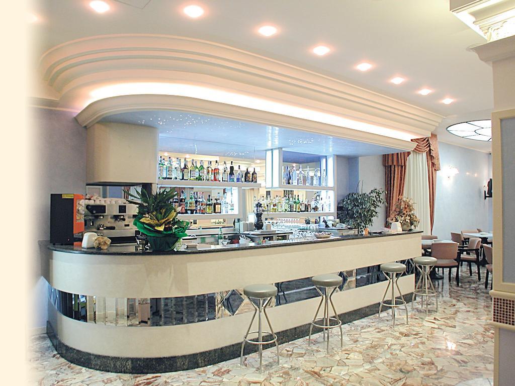 Hotel Pineta Белларія-Іджеа-Марина Екстер'єр фото