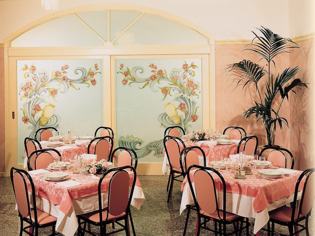 Hotel Pineta Белларія-Іджеа-Марина Екстер'єр фото