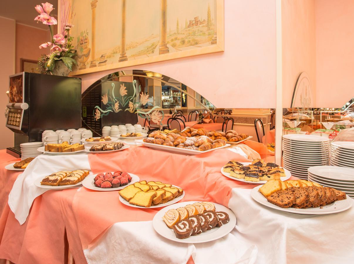 Hotel Pineta Белларія-Іджеа-Марина Екстер'єр фото