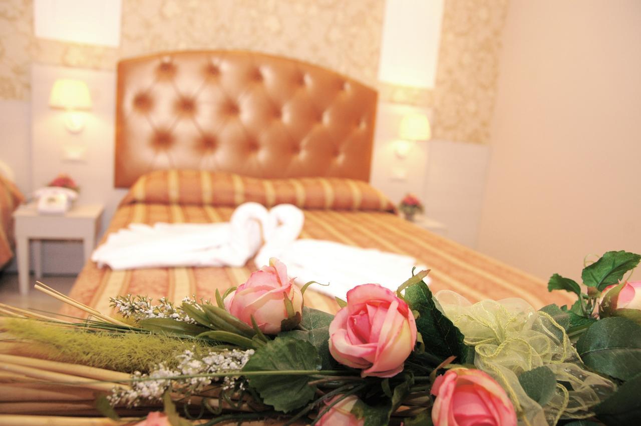 Hotel Pineta Белларія-Іджеа-Марина Екстер'єр фото