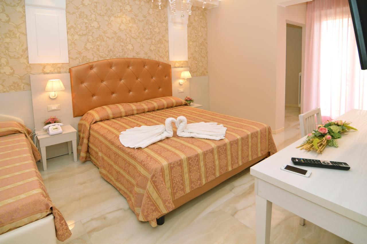 Hotel Pineta Белларія-Іджеа-Марина Екстер'єр фото